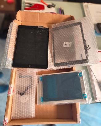 iPad 6 per ricambi con pezzi nuovi