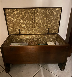 Cassa panca in noce antica