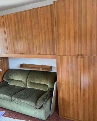Armadio in legno massello