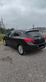 auto opel astra j 2010