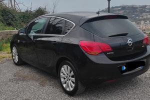 auto opel astra j 2010