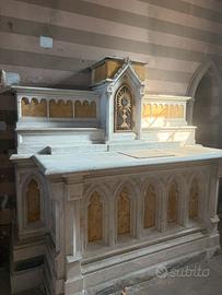 Altare in marmo