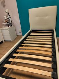 Letto in simil pelle bianca