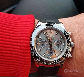 Cronografo ibrido meccanico. 