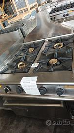 CUCINA PROFESSIONALE 4 FUOCHI CON FORNO