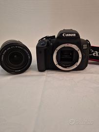 CANON EOS 650D con obiettivo 18-135 mm e accessori