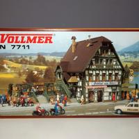 Scala N 1:160 - Pensione con dehor e macelleria