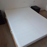 Camera letto: materasso rete comodini cassettiera