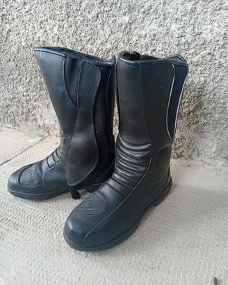 stivali da motociclista 