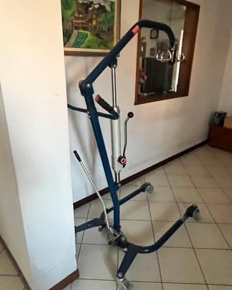 Sollevatore per disabili manuale idraulico