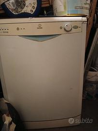  Lavastoviglie indesit e forno a Incasso 