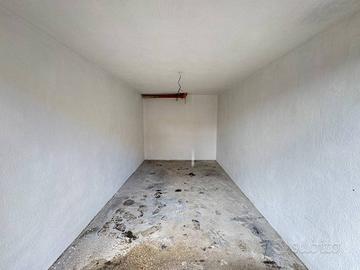 Box / Garage di 13 m² a Aprilia