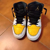 Nike Jordan   nere e gialle ragazzo