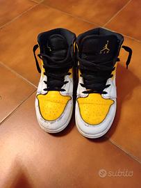 Nike Jordan   nere e gialle ragazzo