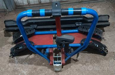 portabici per due posti con impianto luci.