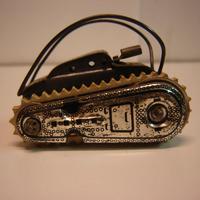 CARRO ARMATO A CARICA