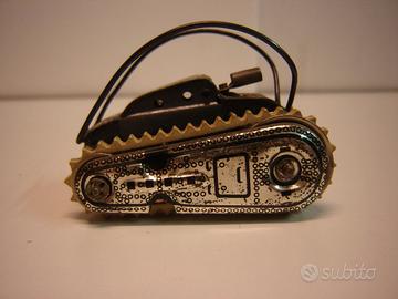 CARRO ARMATO A CARICA