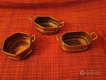 3 tegamini in rame con manici in ottone