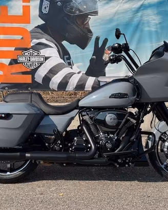 H-D Road Glide 117 SOLO 77 KM