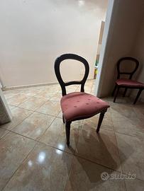 Sedie classiche in legno con seduta imbottita
