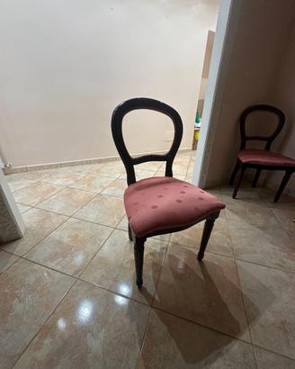 Sedie classiche in legno con seduta imbottita