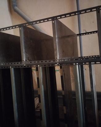 scaffali