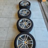 Cerchi e gomme Cayenne 20 pollici 