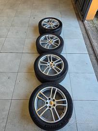 Cerchi e gomme Cayenne 20 pollici 