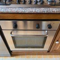 Mobili ed elettrodomestici cucina