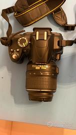 Fotocamera reflex Nikon D3000 + Doppio obiettivo