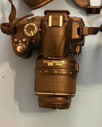 Fotocamera reflex Nikon D3000 + Doppio obiettivo