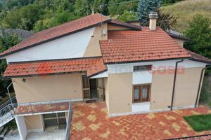 Villa singola Piazza al Serchio [Cod. UG450DVVRG]