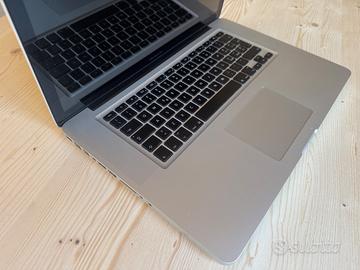 Mac Book Pro - 2012 con VGA