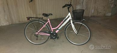 bicicletta da donna con ruote da 28.