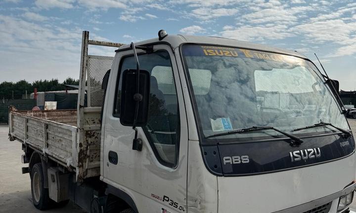 Isuzu Motors LTD NPR 77