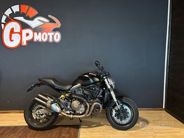 Ducati Monster 821 dark