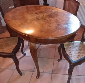 Tavolo ovale antico