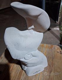 scultura il bacio di Ilary Queen 
