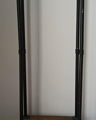 Porta legna con ruote stile industrial