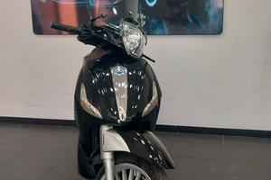 Piaggio Beverly 300 BASE