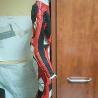 tuta moto in pelle con gobba