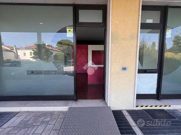 NEGOZIO A STRA