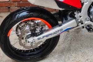 cerchio motard CRF 17"x4,25 con Michelin Pilot