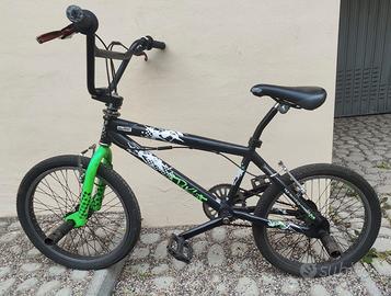 Bicicletta BMX  modello Montana Trick