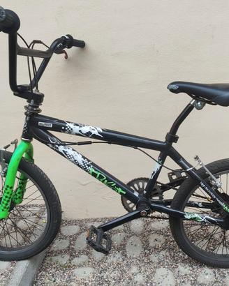 Bicicletta BMX  modello Montana Trick