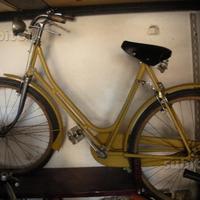 Bici epoca con cerchioni in legno