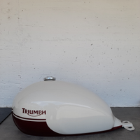 Serbatoio moto Triumph personalizzato
