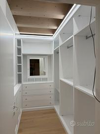 Cabina armadio su misura in legno