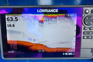 Lowrance HDS 9
