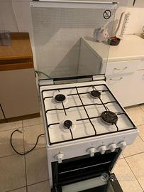 Cucina a gas  4 fuochi con forno